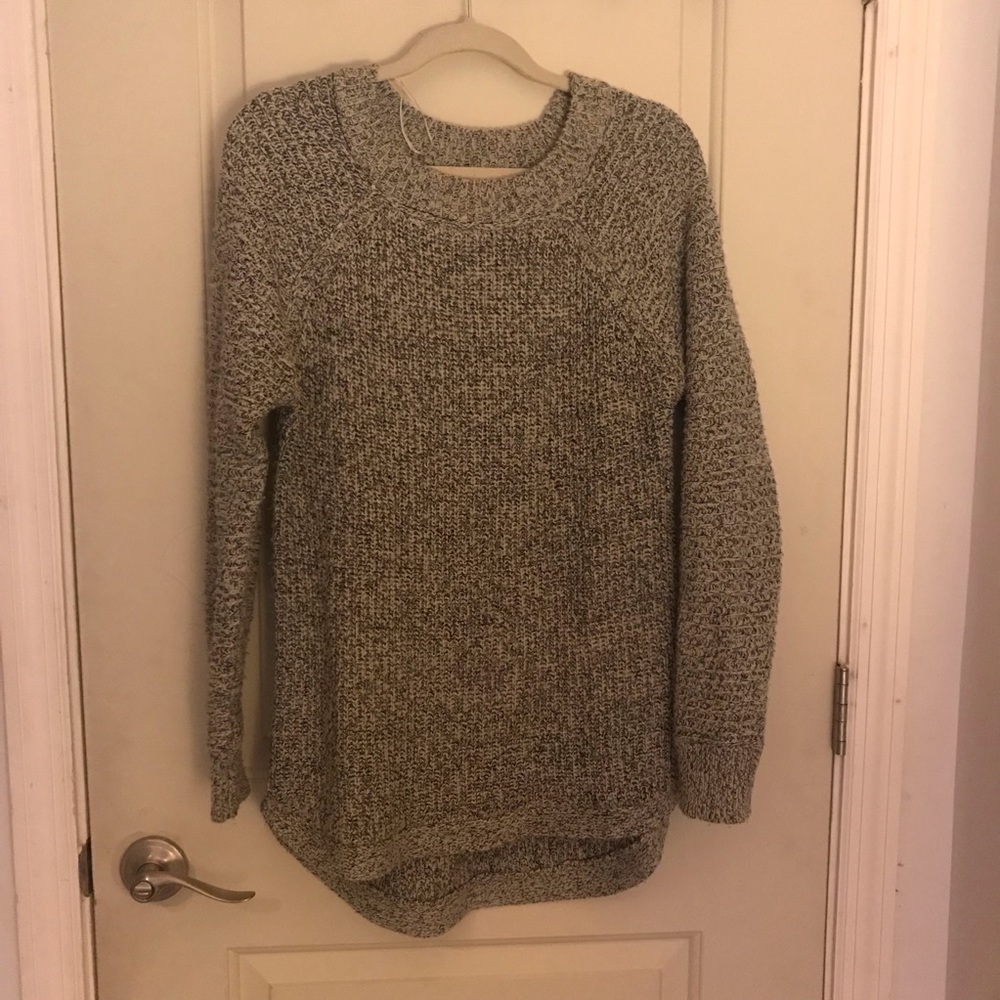 Black and white tunic sweater